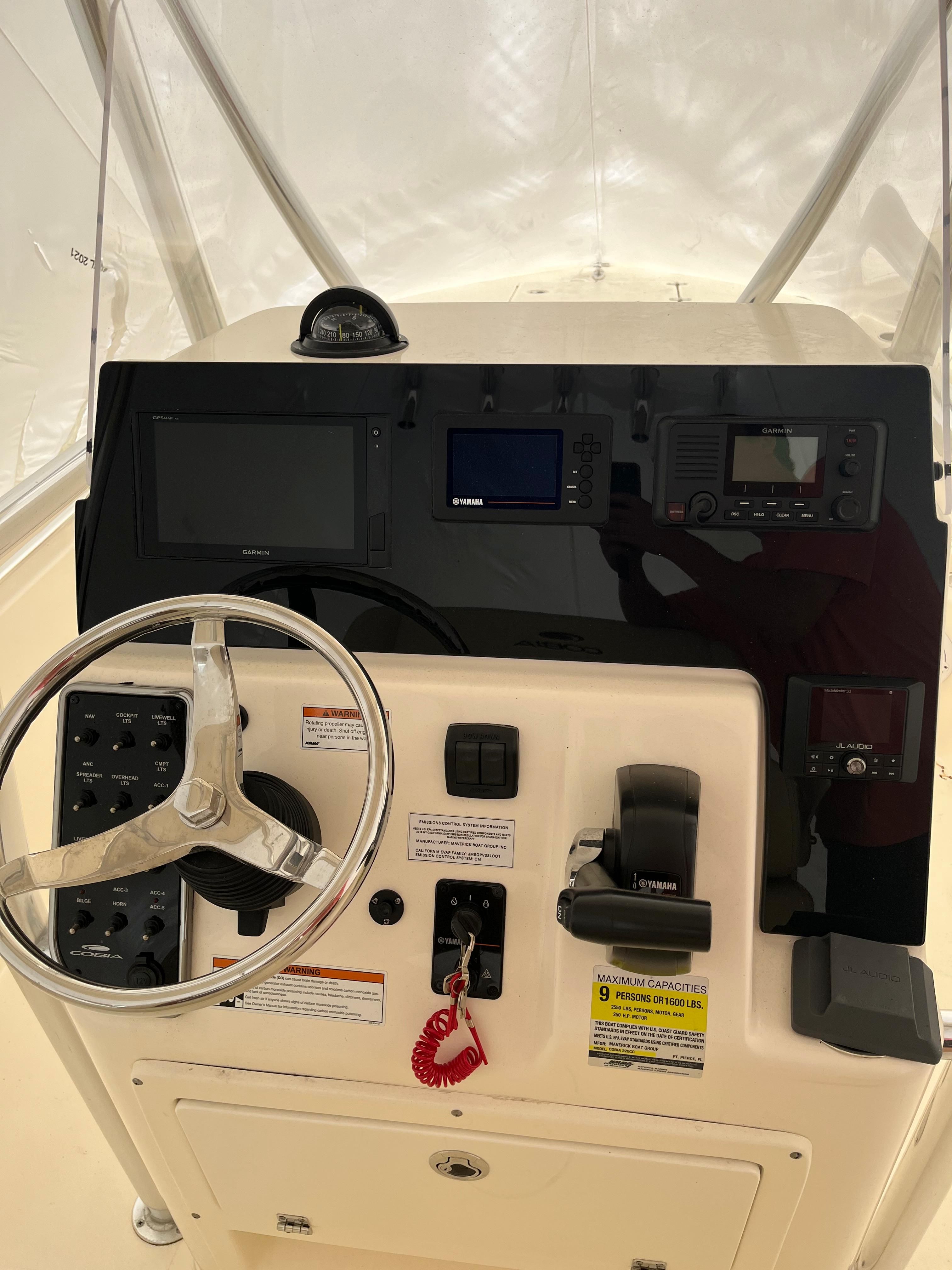 2019 Cobia Boats 220 Center Console