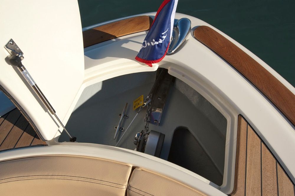 2013 Chris-Craft Launch 32