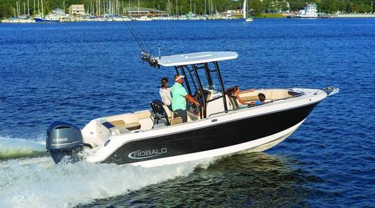 2022 Robalo R242 Explorer