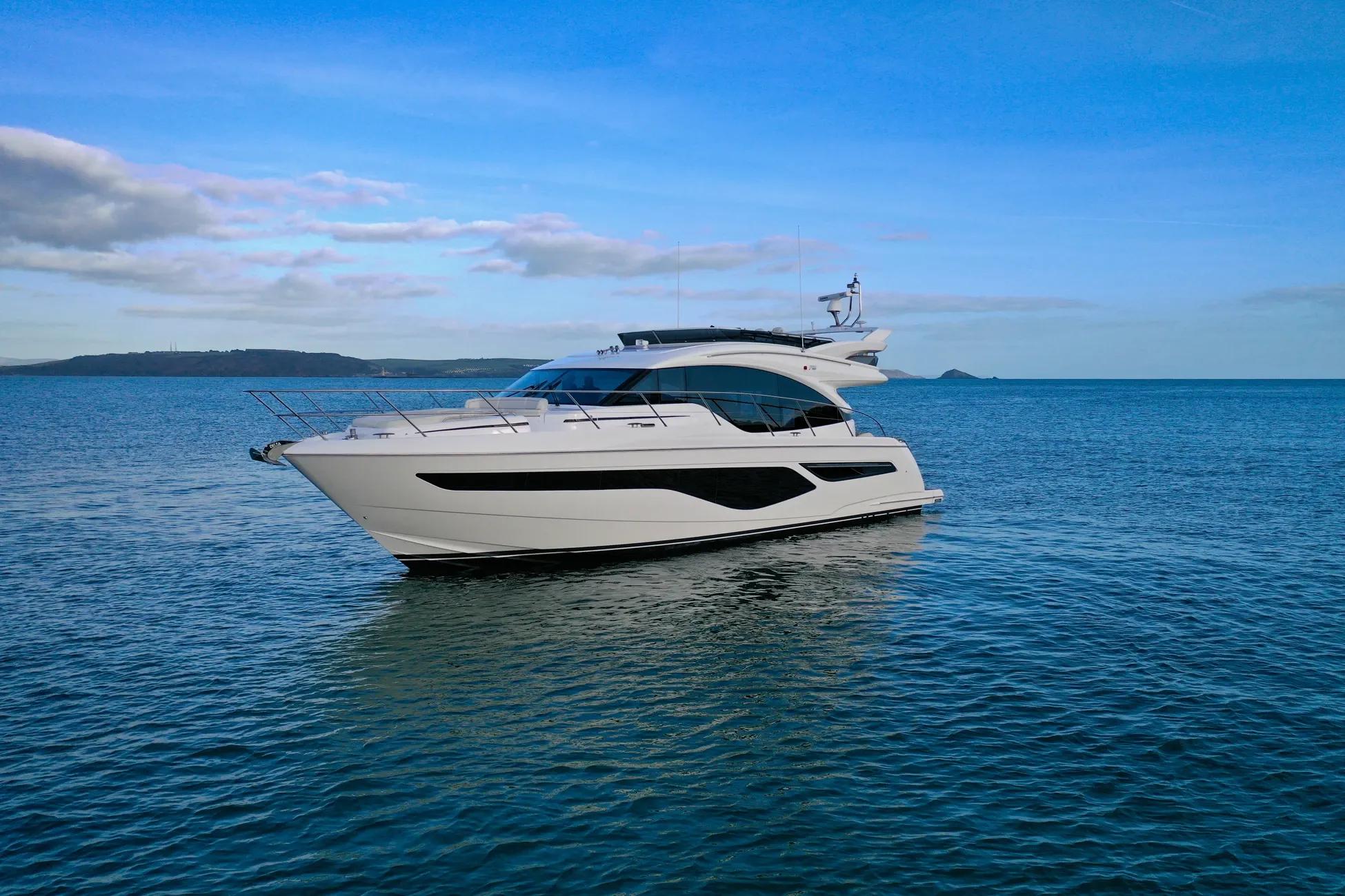 2022 Princess Yachts F55