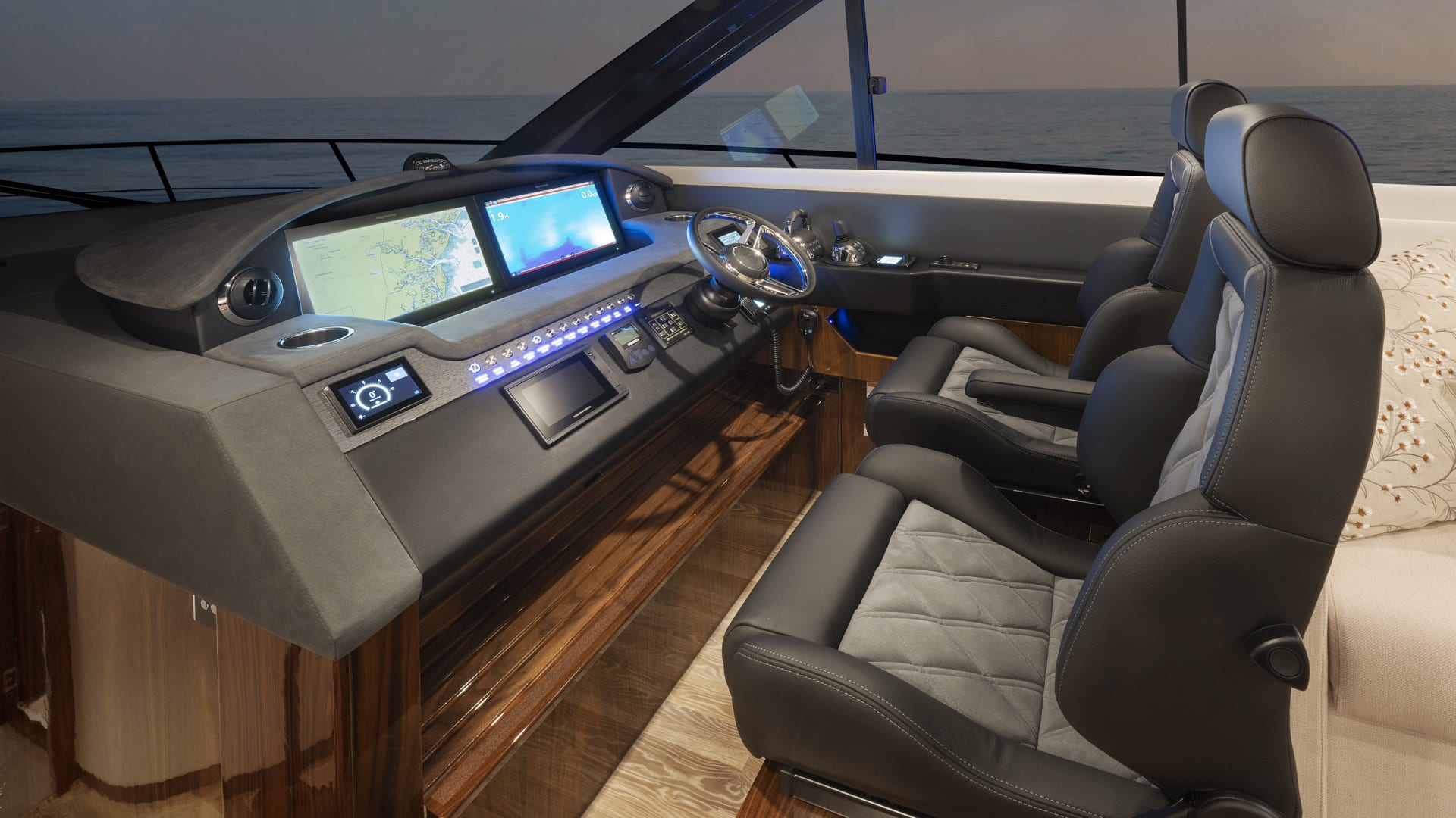 2023 Riviera 6000 Sport Yacht Platinum Edition