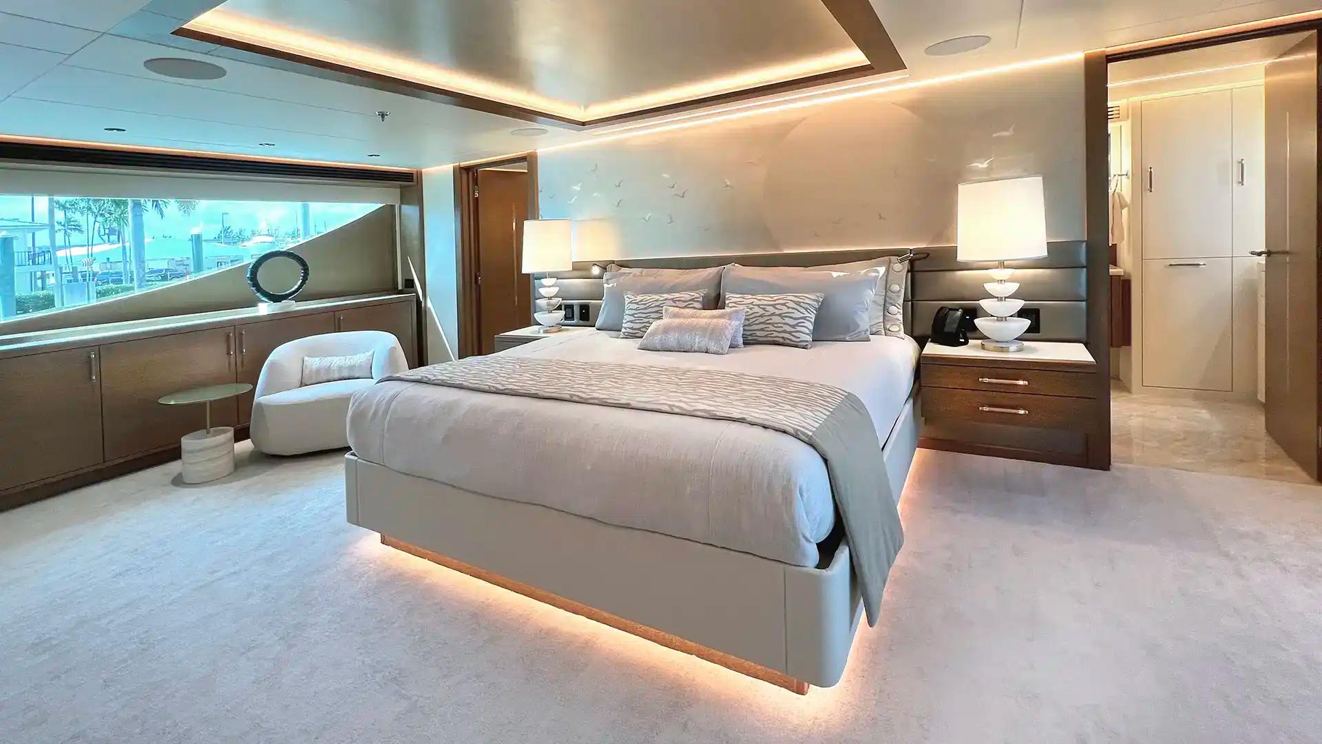 Westport 135 full-width master stateroom with centre-line king bed