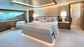 Westport 135 full-width master stateroom with centre-line king bed