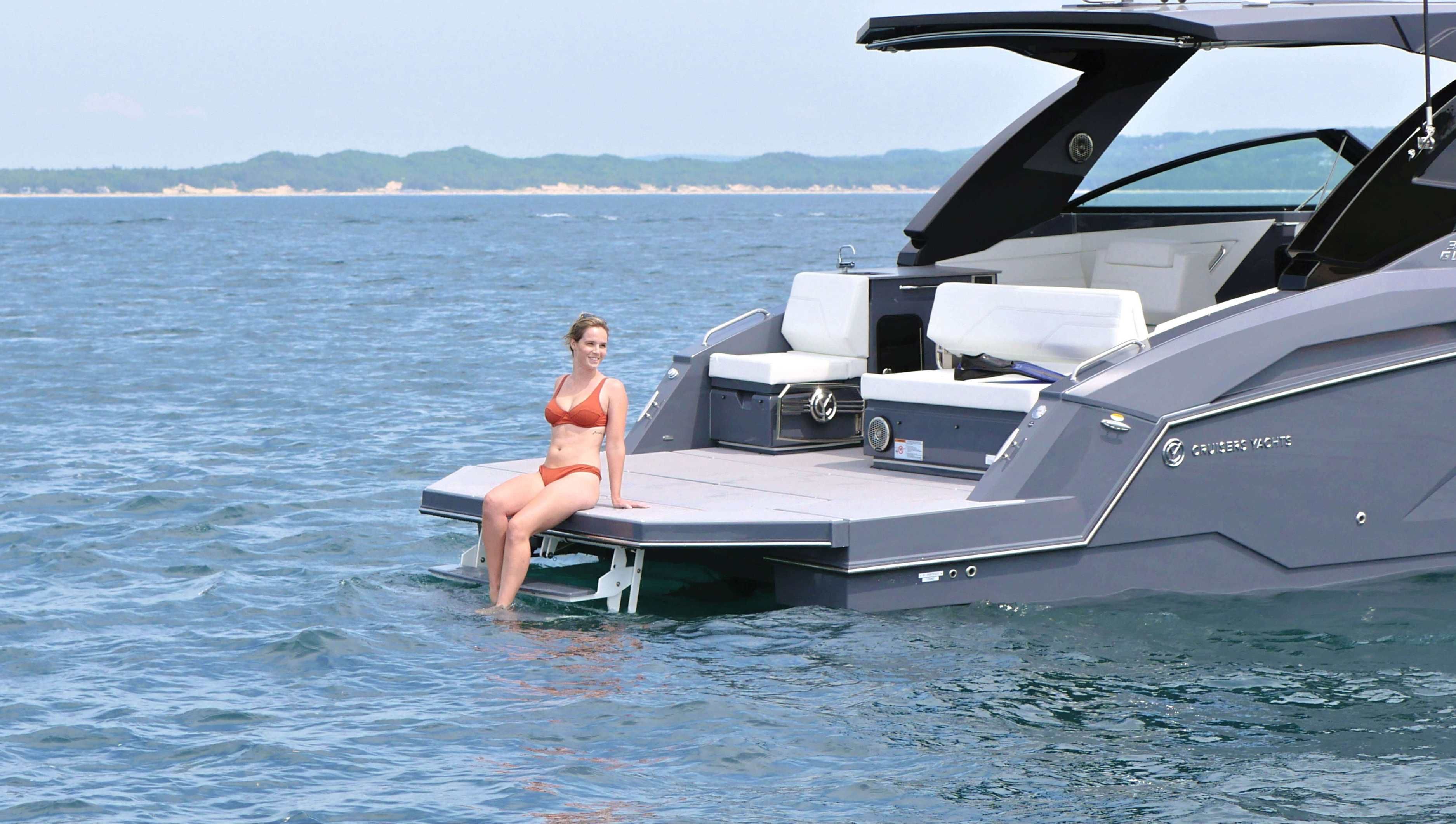 2022 Cruisers Yachts 34 GLS