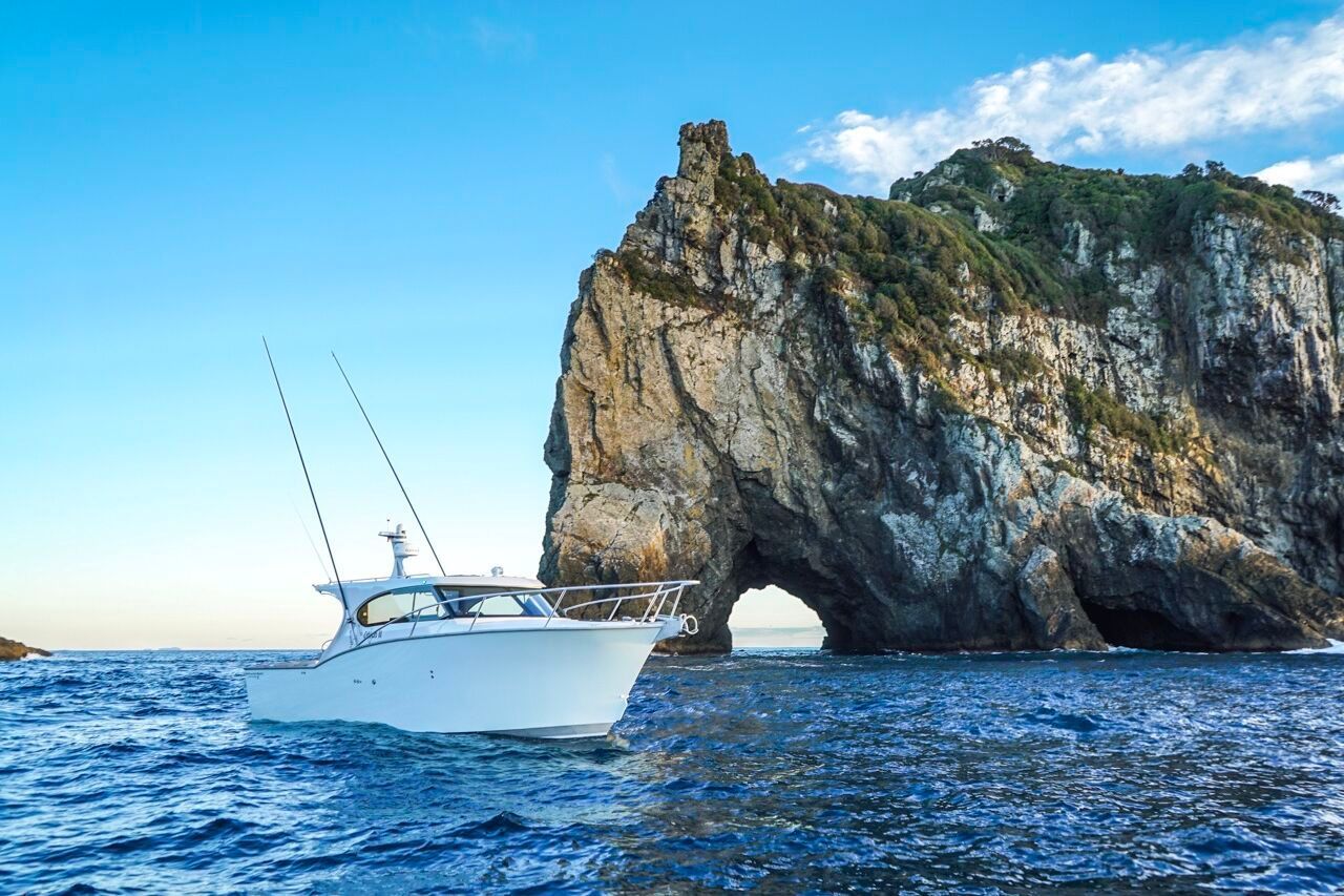 2022 Makaira Boats GEN3 35 Outboard