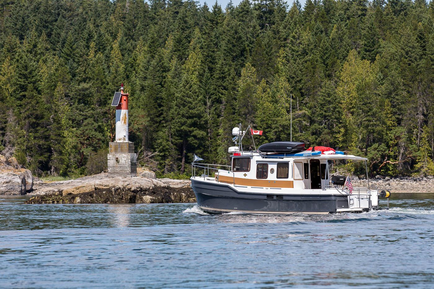 2022 Ranger Tugs R-31 Sedan