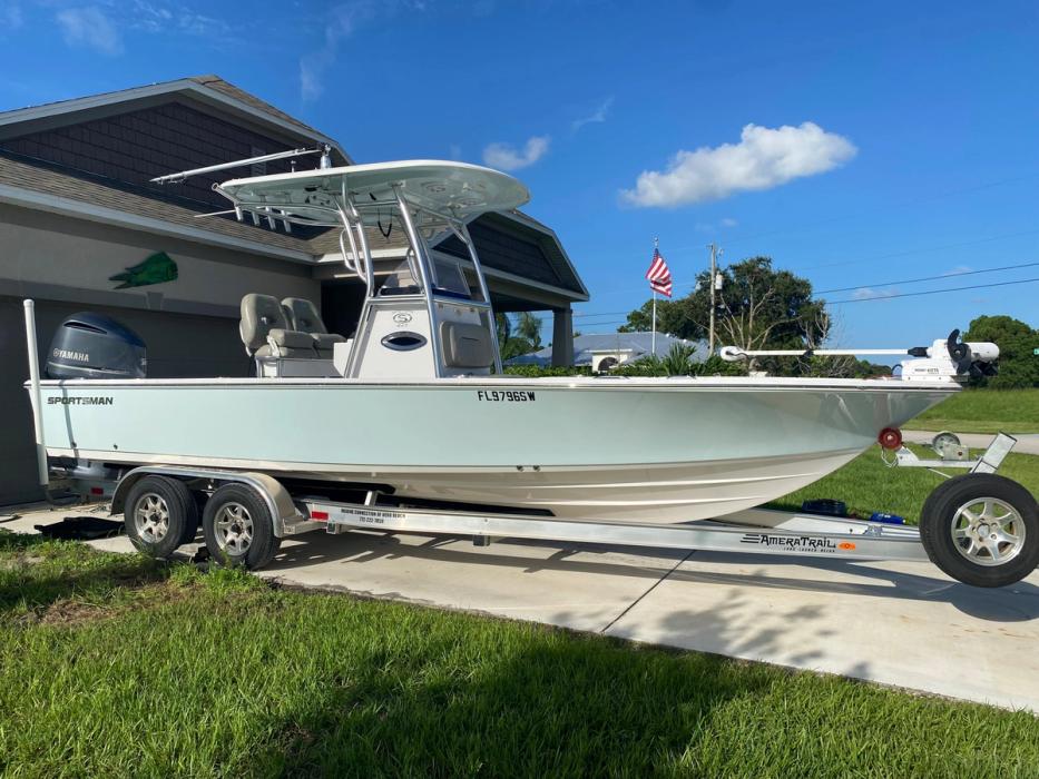 2021 Sportsman Masters 247 Bay Boat
