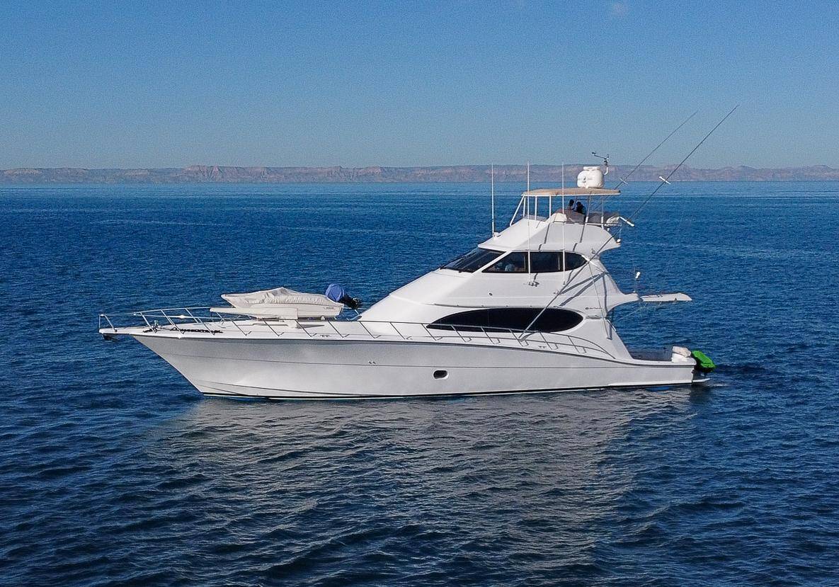 2011 Hatteras Yachts Convertible
