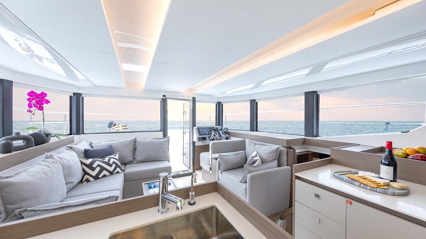 2019 Robertson and Caine Leopard 40