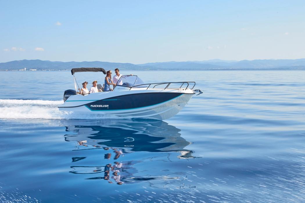 Quicksilver Activ 675 Sundeck