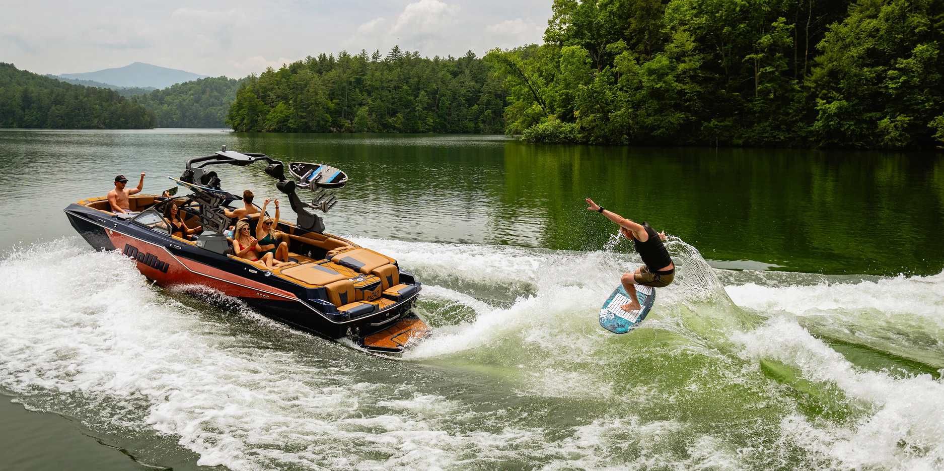 2024 Malibu Boats M242