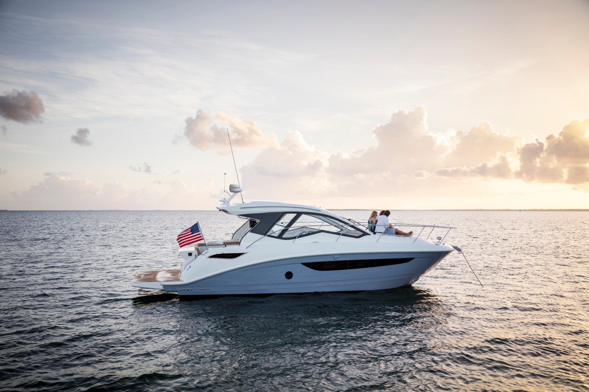 2021 Sea Ray Sundancer 350 Coupe