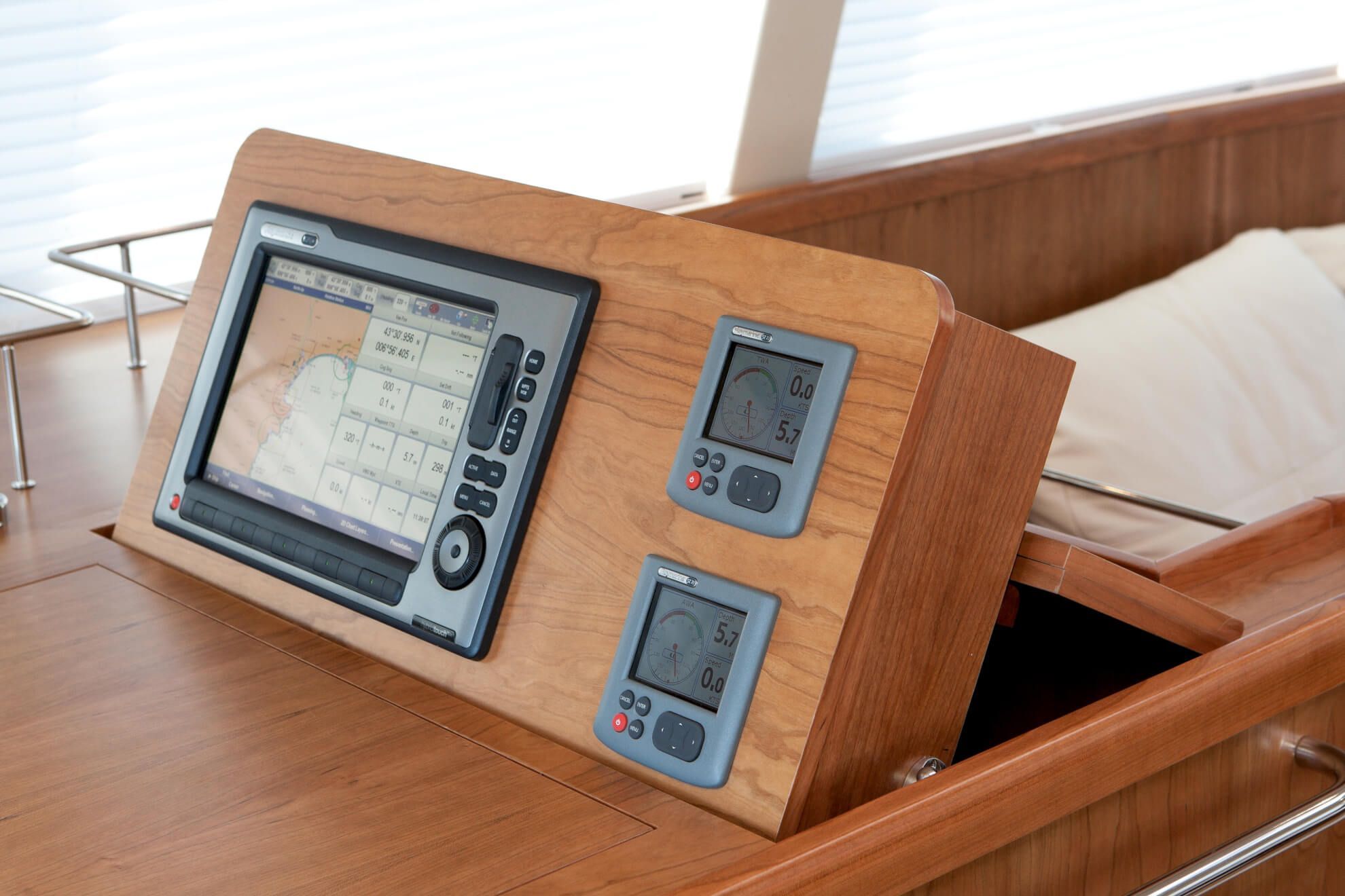 2016 Moody Yachts Decksaloon 62