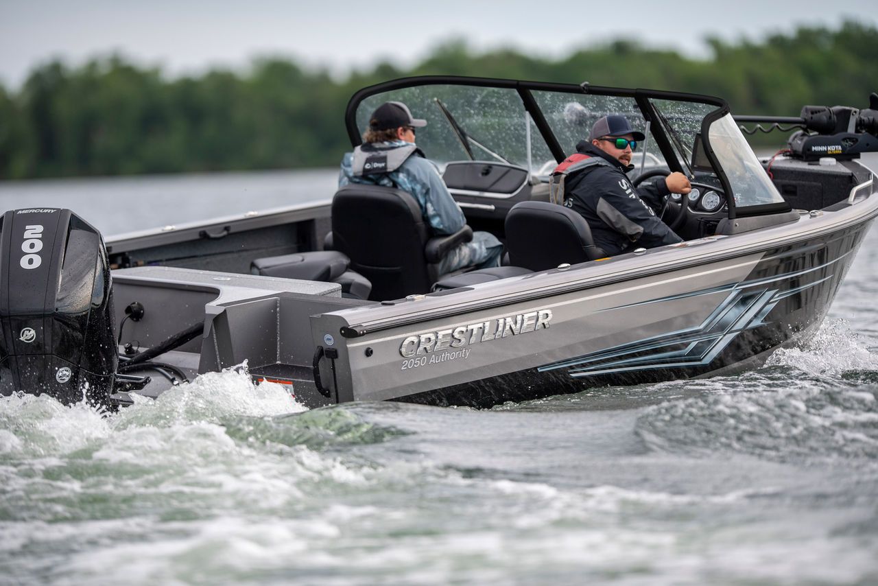Crestliner 2050 Authority running