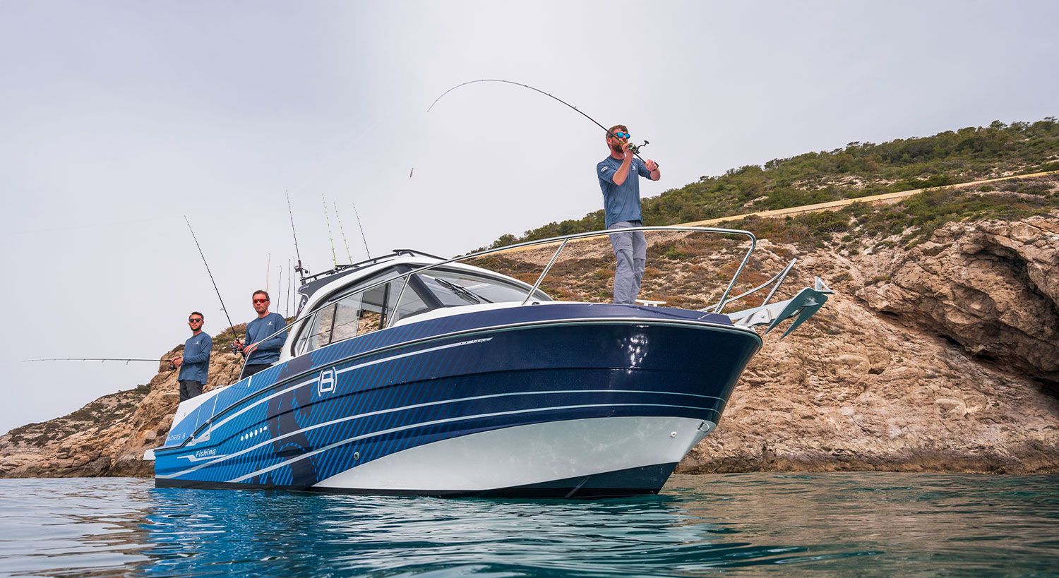 2020 Beneteau Antares 8 Fishing