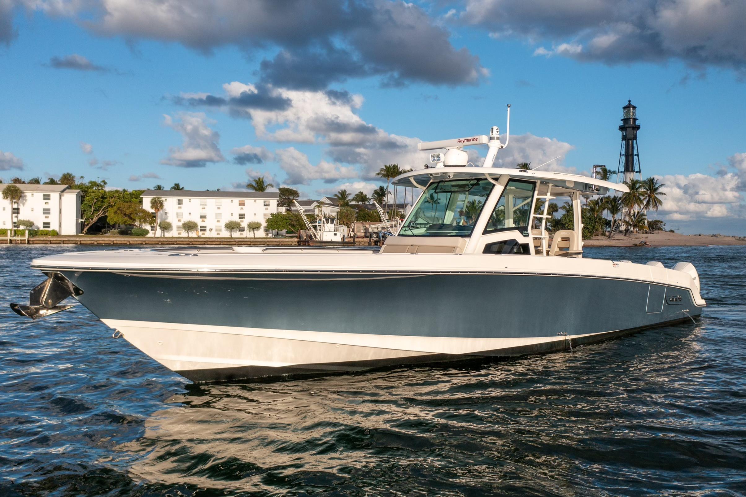 2022 Boston Whaler 380 Outrage