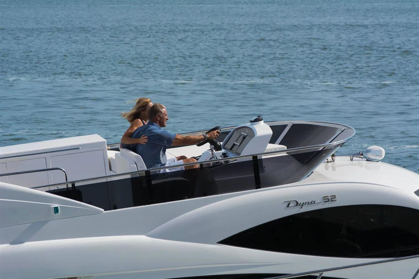 1991 Dyna Yachts 52