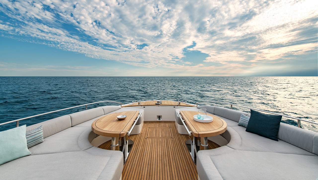 2020 Monte Carlo Yachts MCY 76 Skylounge