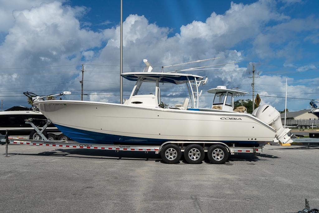 2019 Cobia Boats 320