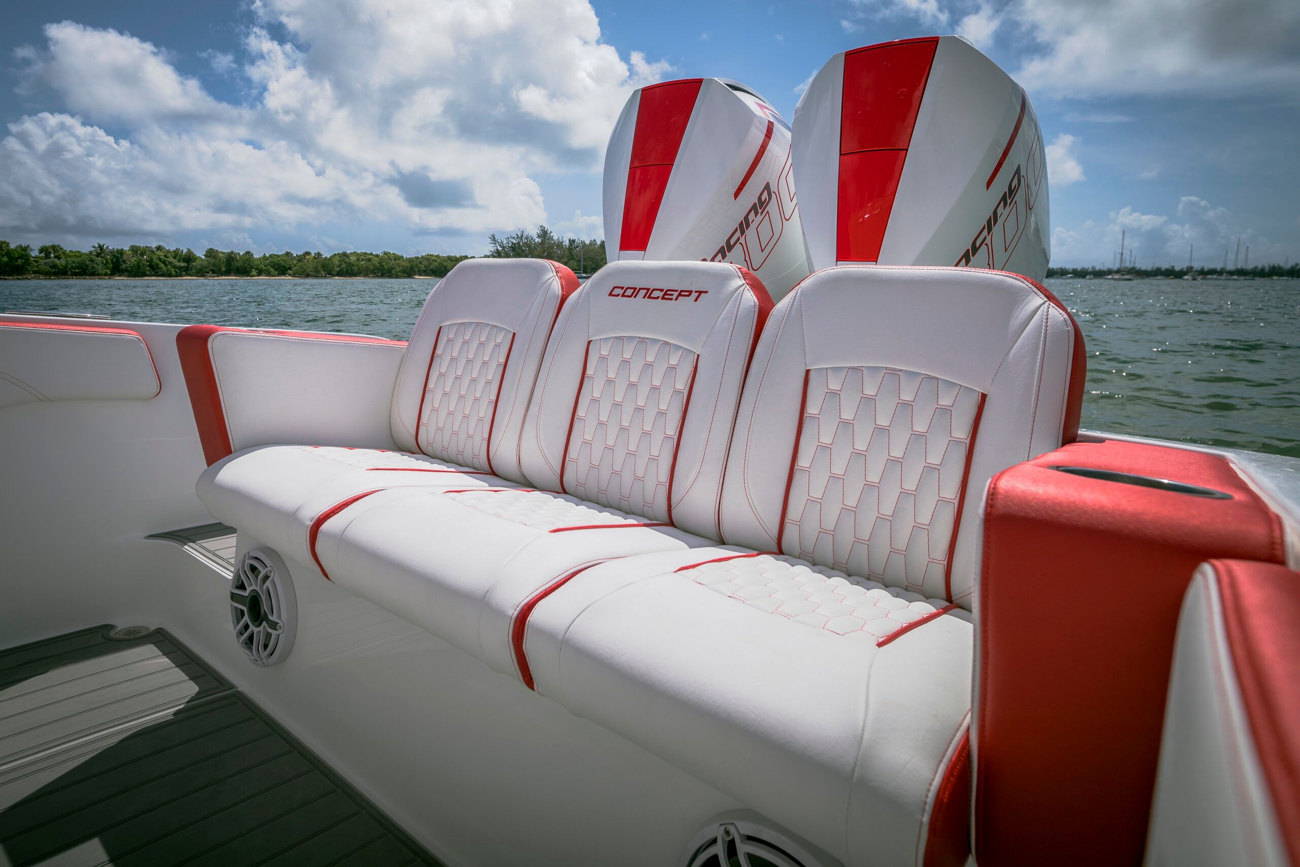 Concept 30 Open Deck centre console, photo 3