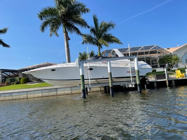 2002 Fountain Express Cruiser