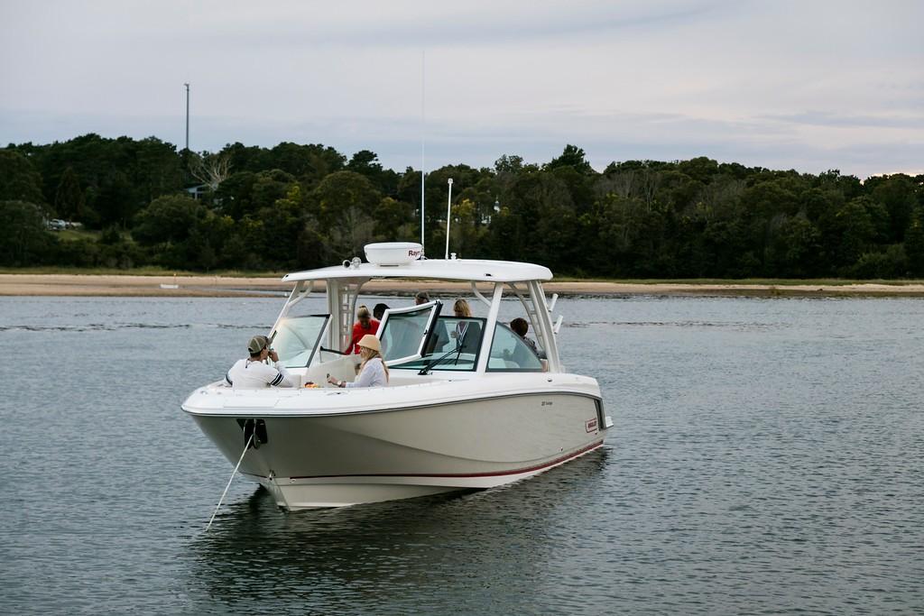 2022 Boston Whaler 320 Vantage