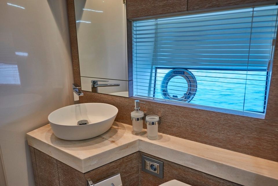 2022 Astondoa 44 Flybridge