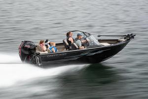 Crestliner 1750 Super Hawk aluminium fish-and-ski boat with outboard motor