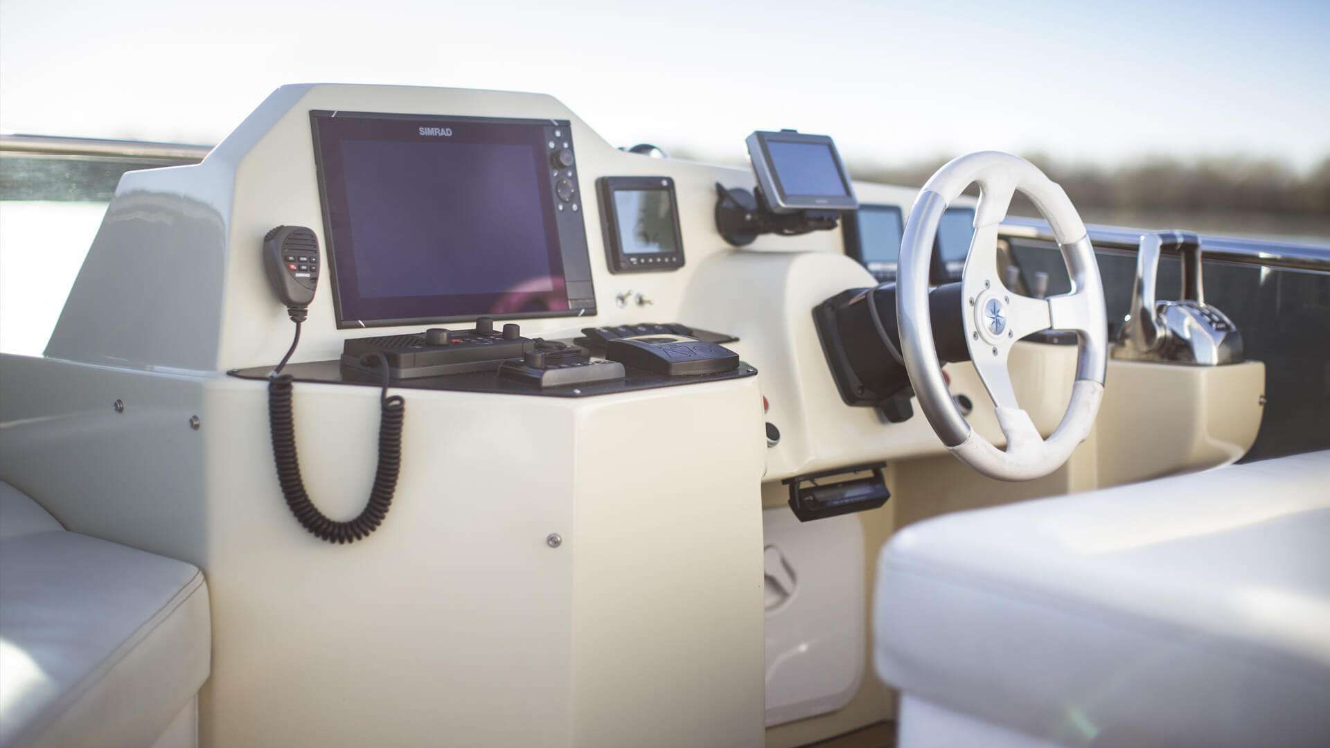 2006 Birchwood 620 Flybridge