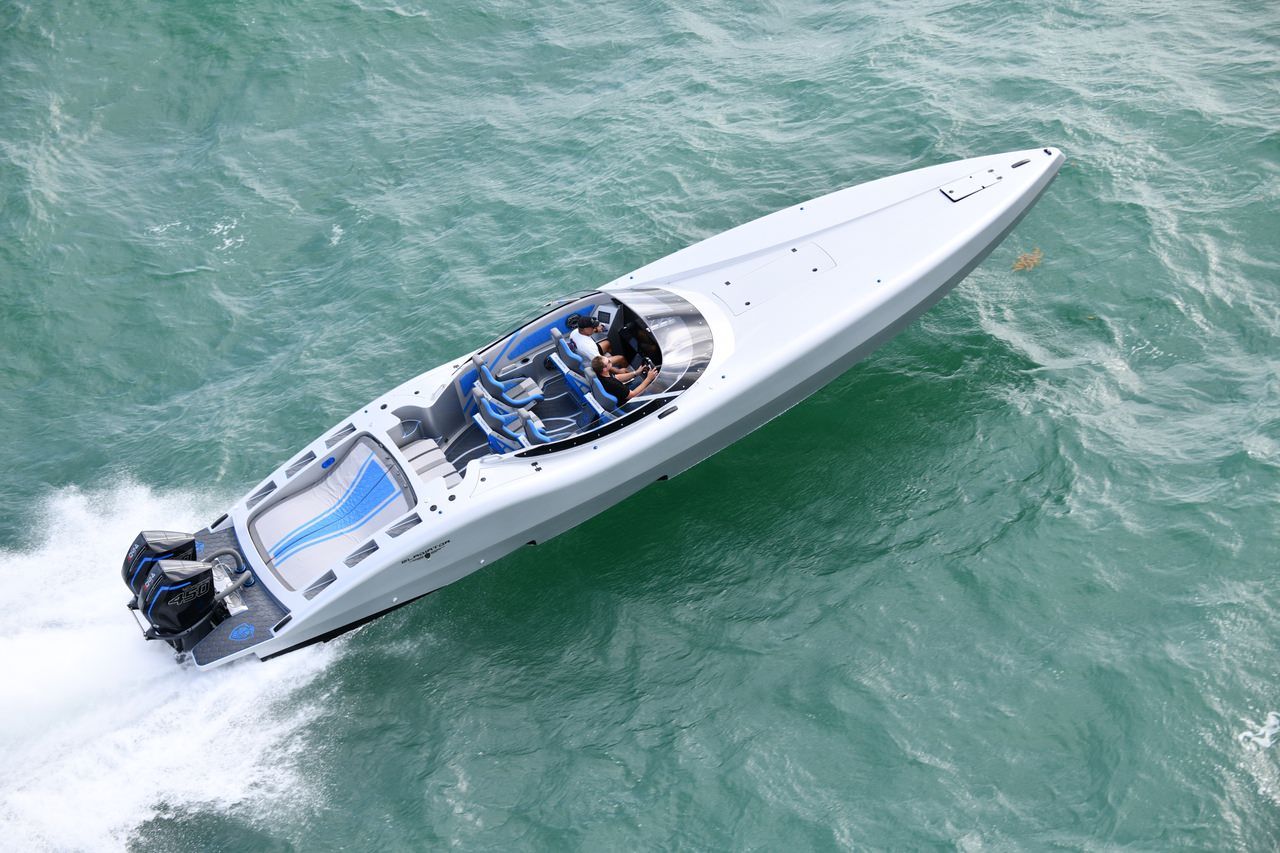 2021 Canados Gladiator 411 Carbon 