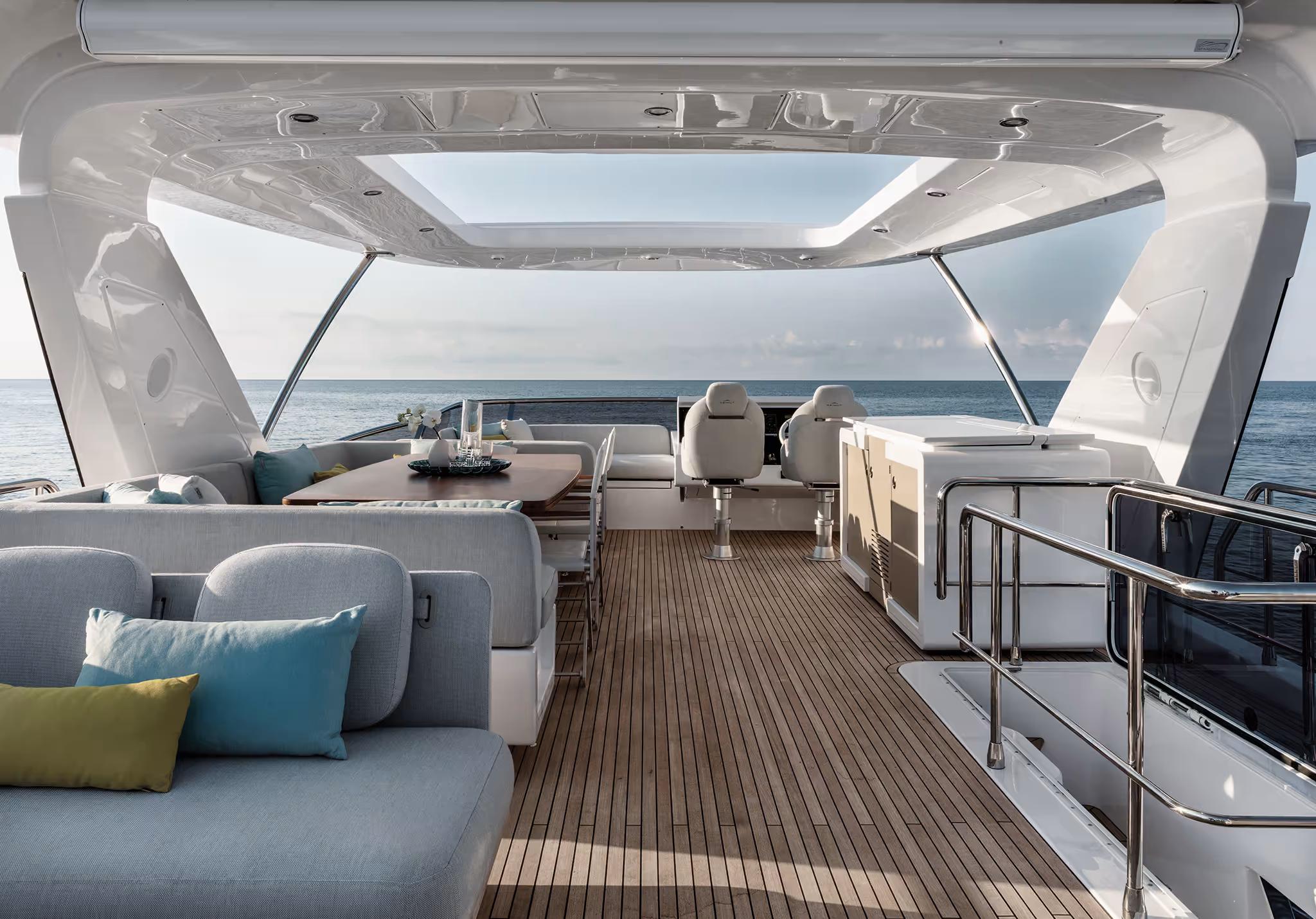 2015 Azimut Yachts 72 Fly