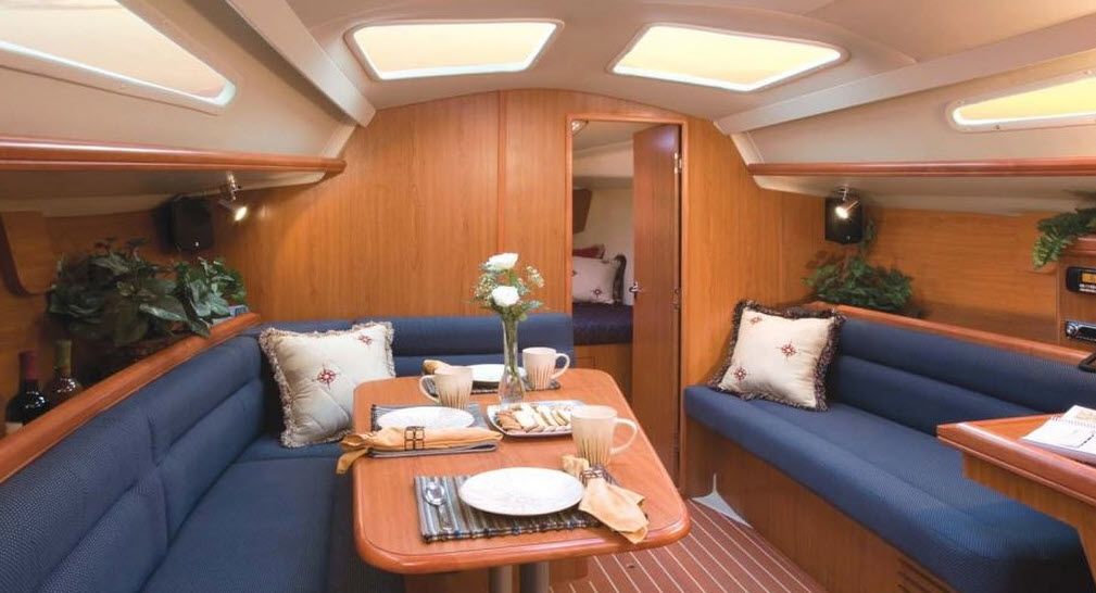 2004 Marlow Hunter Hunter 33 - 2004 Deep draft