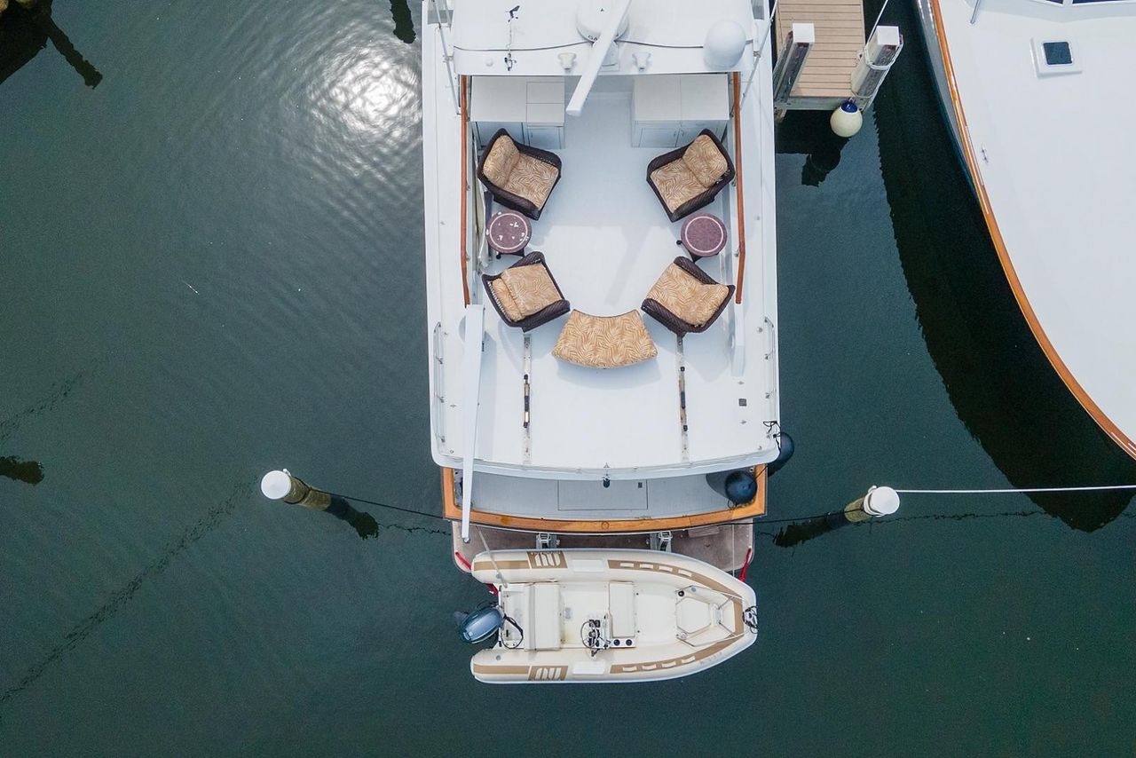 1986 Tollycraft Yachts Pilothouse