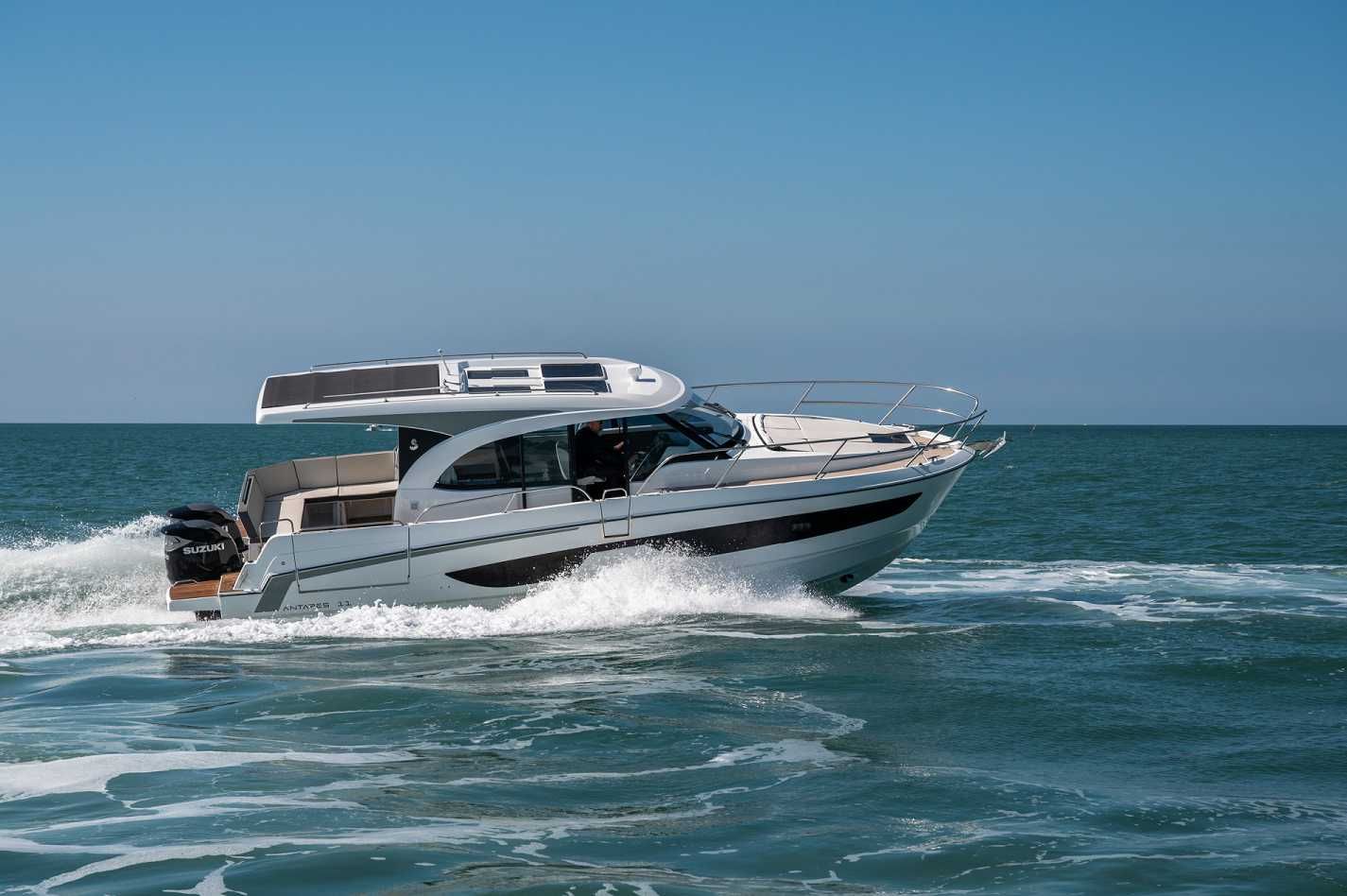 2020 Beneteau Antares 11