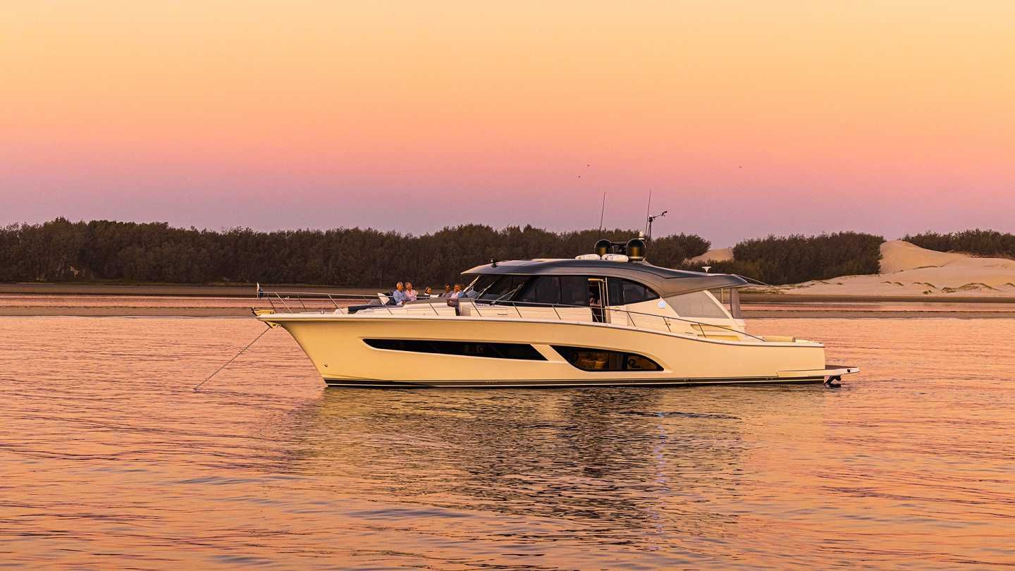 2021 Riviera 645 SUV