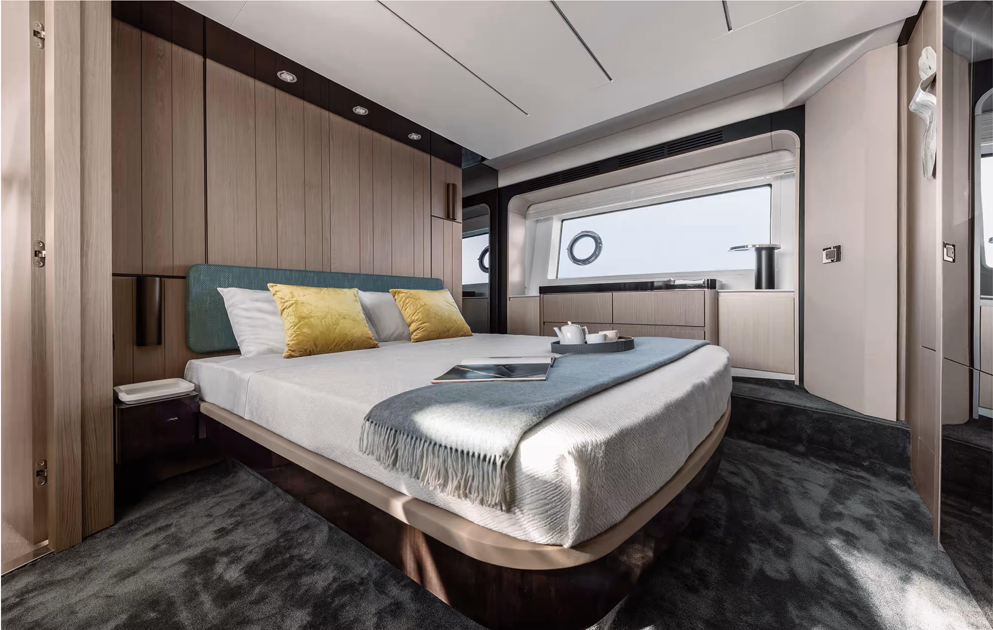 2015 Azimut Yachts 72 Fly