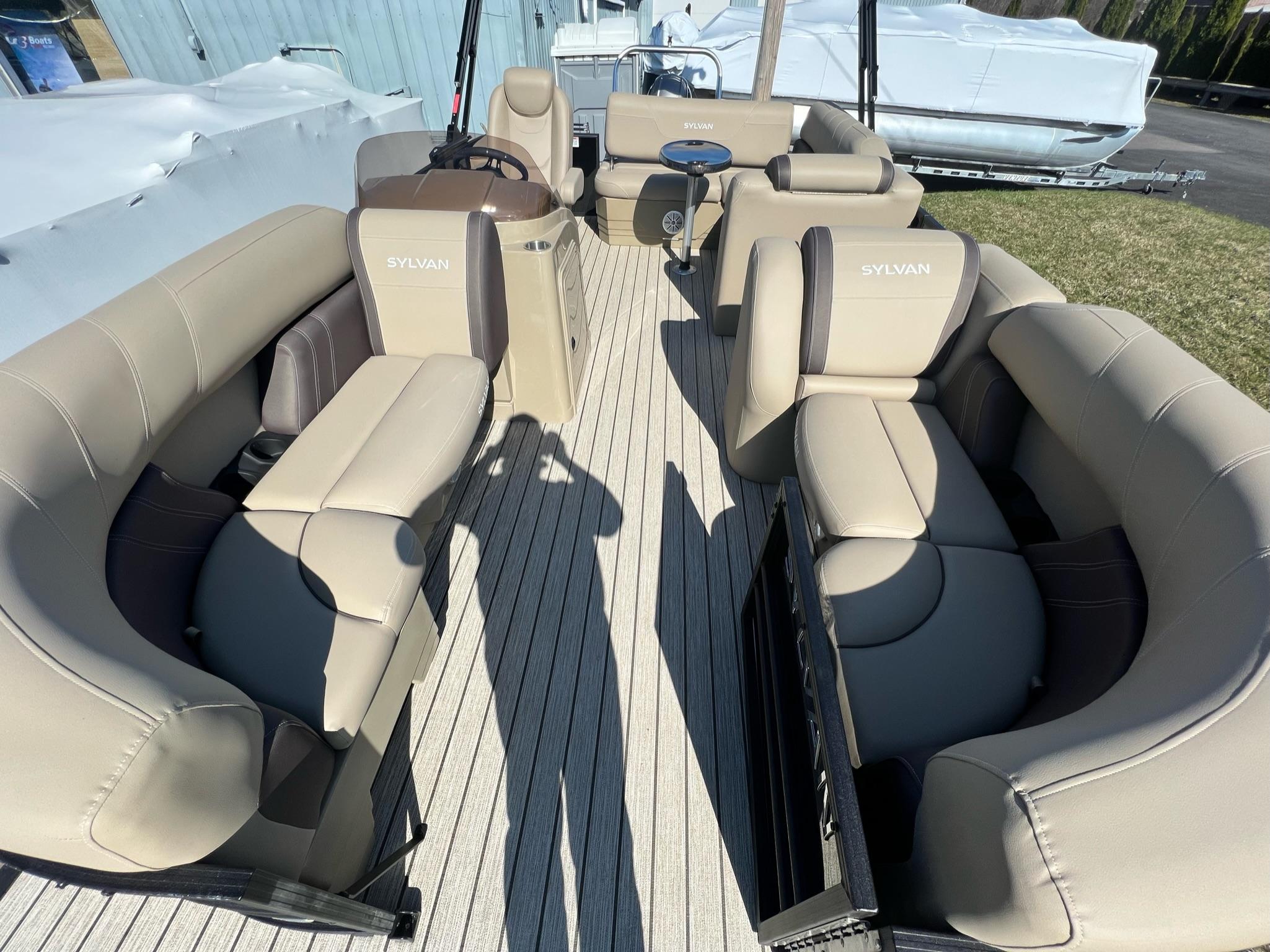 2022 Sylvan 8522 CLZ Mirage Tritoon - IN STOCK