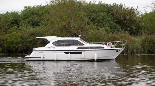 2020 Broom Boats Commodore