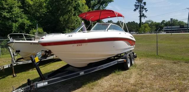 2003 Chaparral Boats 220 SSi