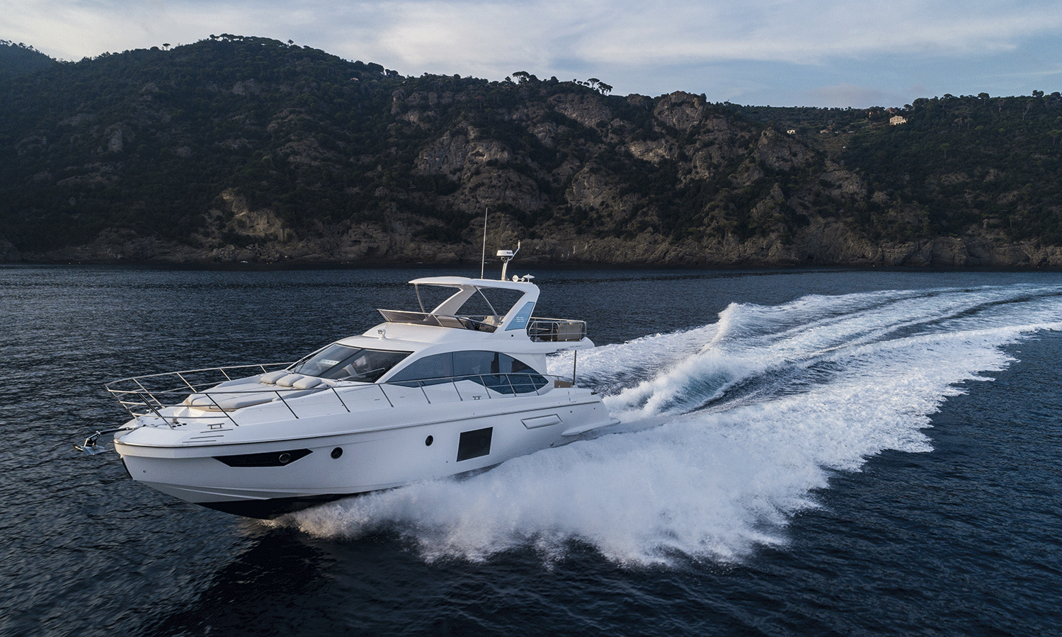 2017 Azimut Yachts 55 Fly