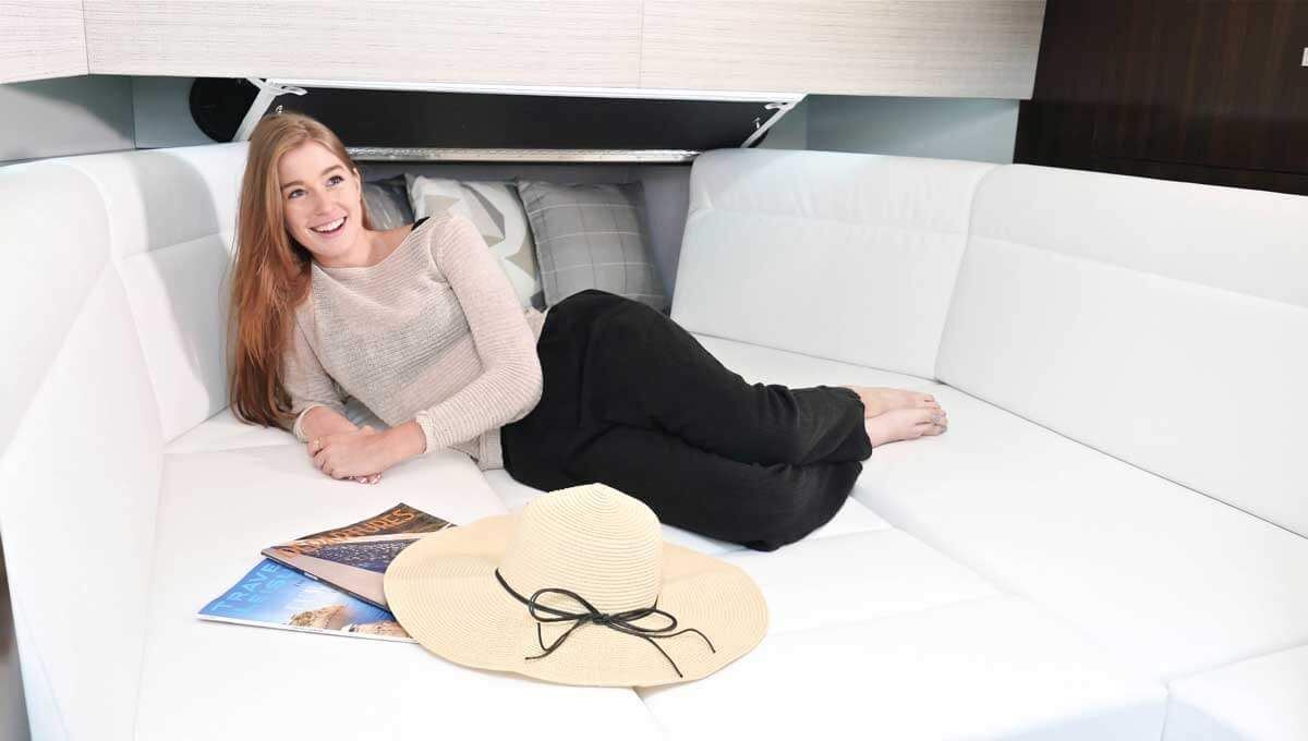 2022 Cruisers Yachts 42 GLS