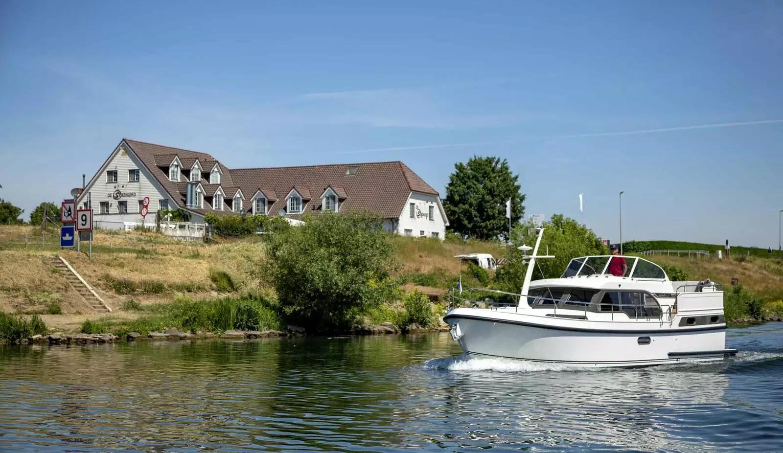 2016 Linssen Yachts 35 SL AC 