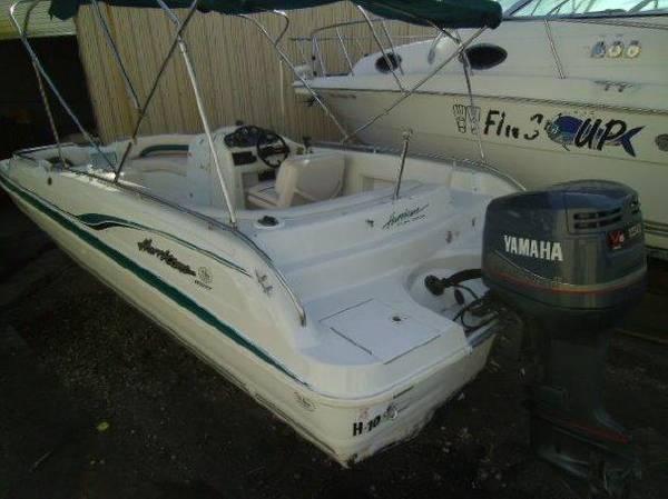 1998 Hurricane Boats Fun Deck 232