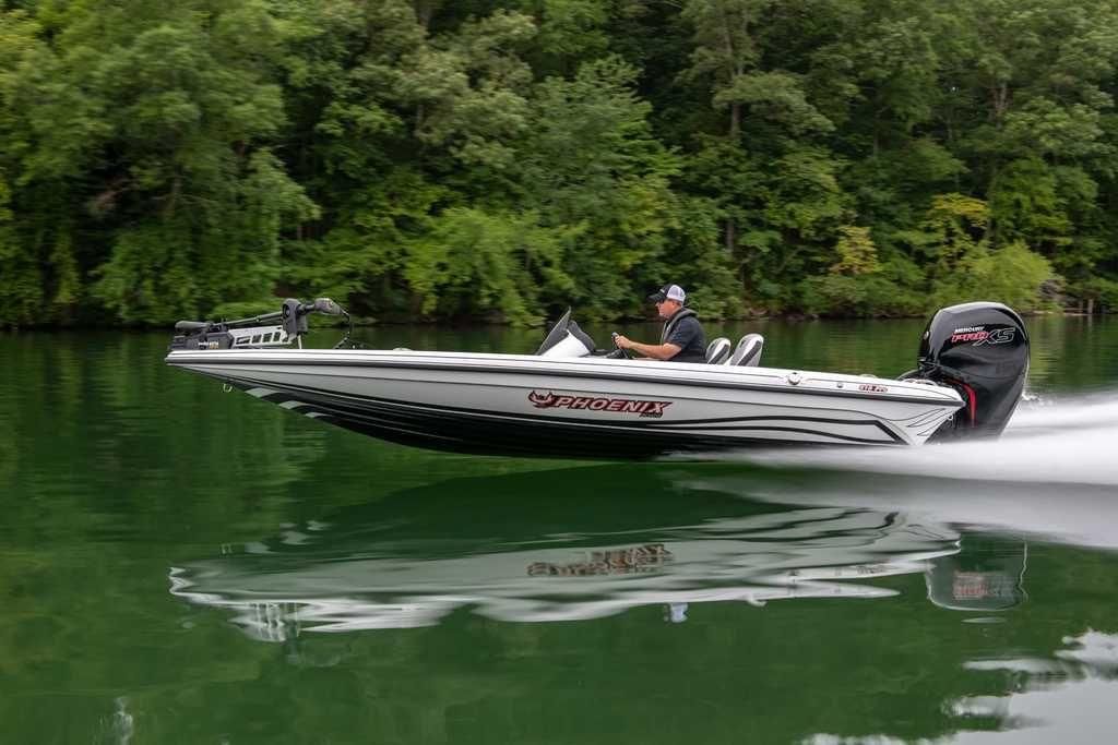 2022 Phoenix Boats 818 Pro