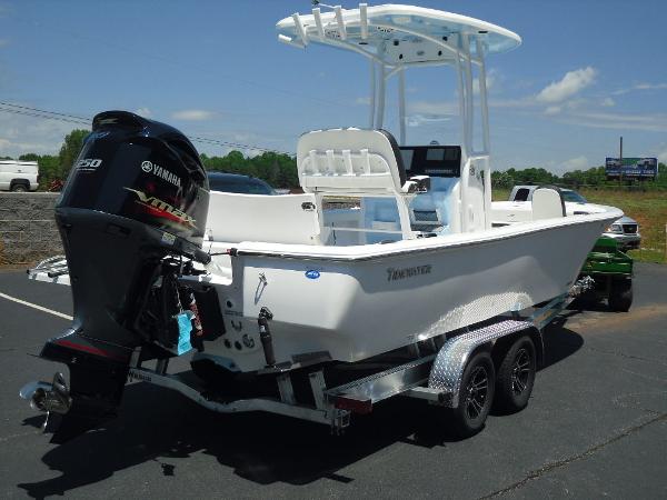 2021 Tidewater Boats 2300 Carolina Bay