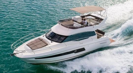 2020 Prestige Yachts 460 Fly