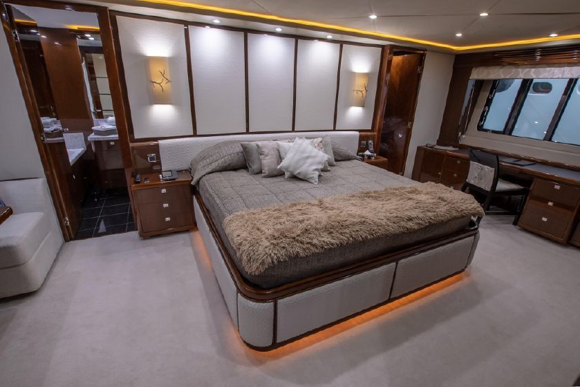 2011 Princess Yachts 95