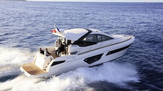 2017 Cayman Yachts S450