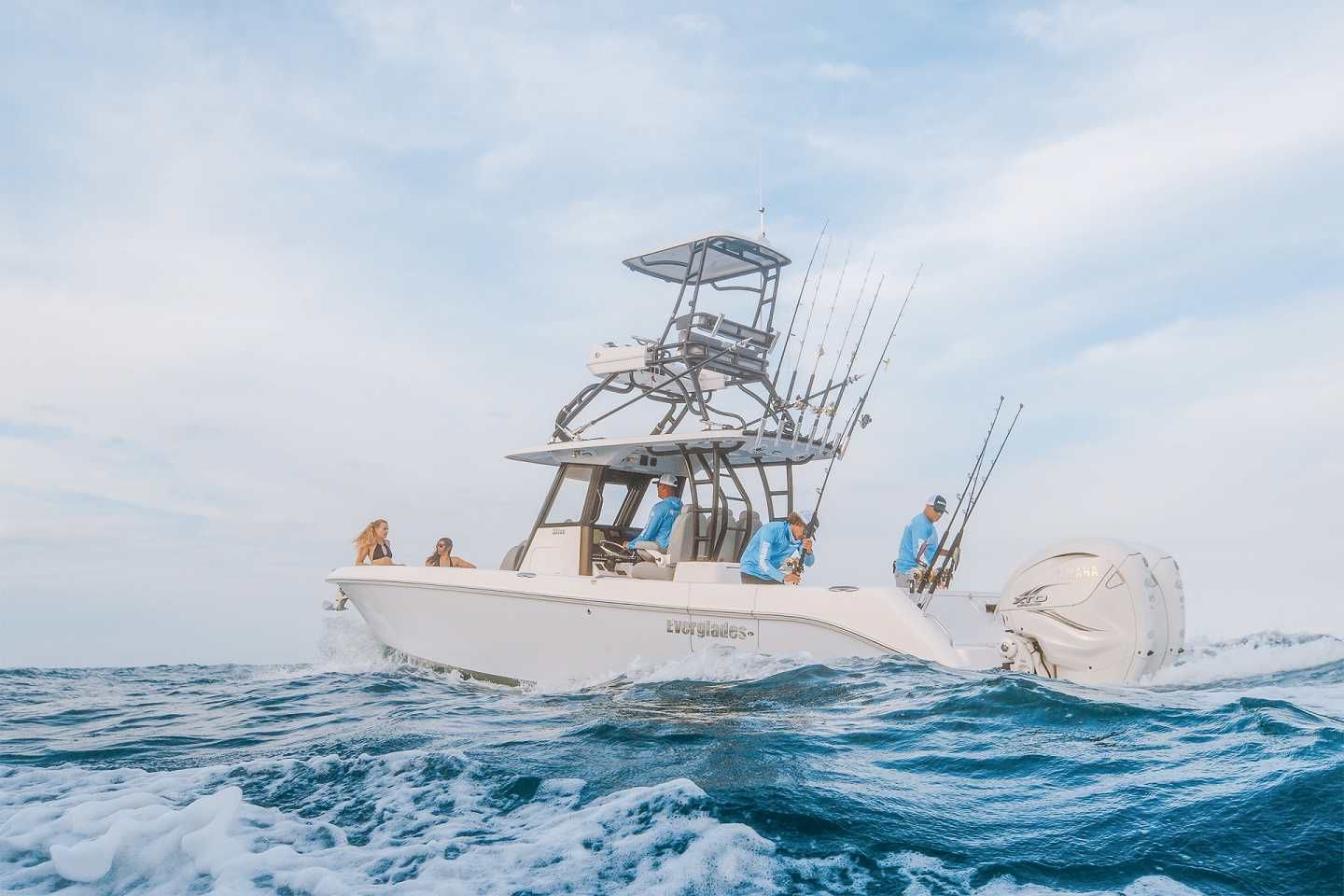 2024 Everglades 335 CC