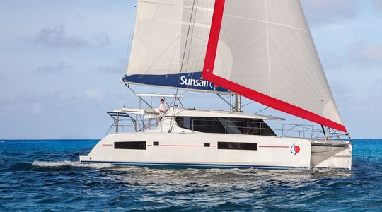 2022 Sunsail 454